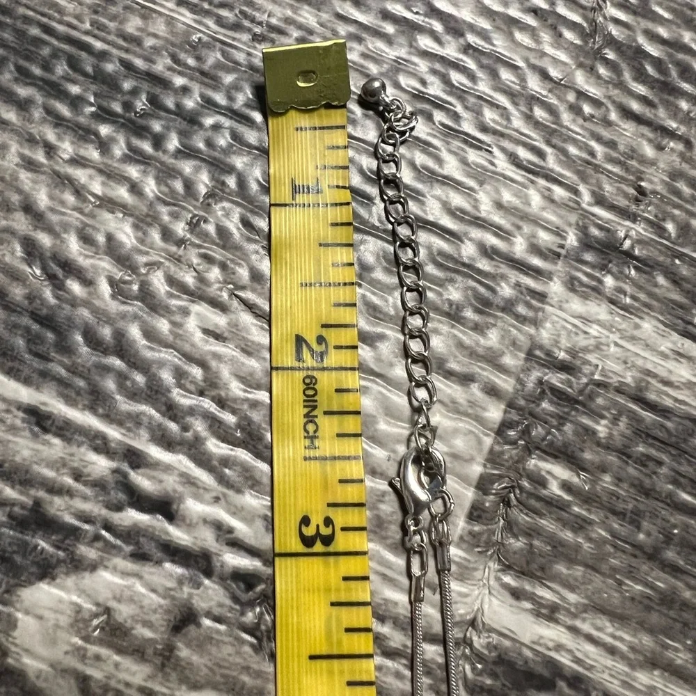 Silver Tone Necklace with‎ Pendant